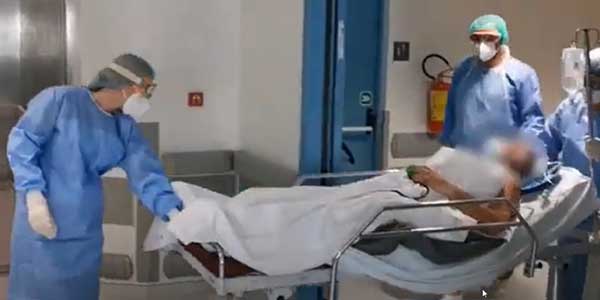 Γιάννενα: Η συγκινητική στιγμή που o 68χρονος από την Κοζάνη με κορωνοϊό βγαίνει από τη ΜΕΘ [βίντεο]