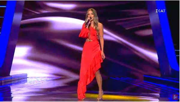 Ντυμένη στα κόκκινα η Λία Μίχου από τα Σέρβια εντυπωσίασε στο The Voice-«Τα άφησα όλα και ήρθα»