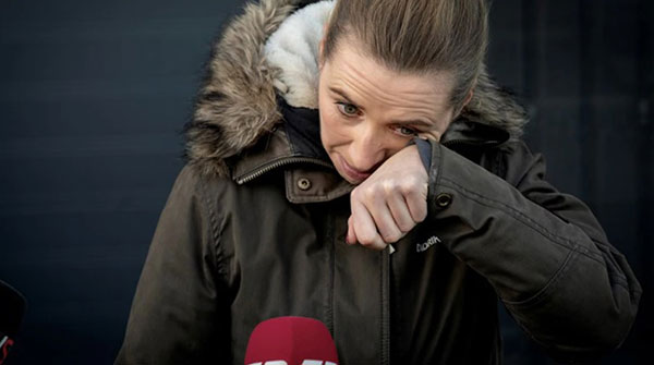 Τώρα κλαίει και ζητά συγγνώμη η πρωθυπουργός της Δανίας για τη σφαγή των μινκ