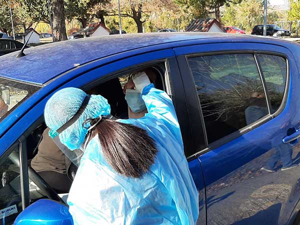 Δωρεάν έλεγχοι rapid test σε διερχόμενους οδηγούς στην Καστοριά