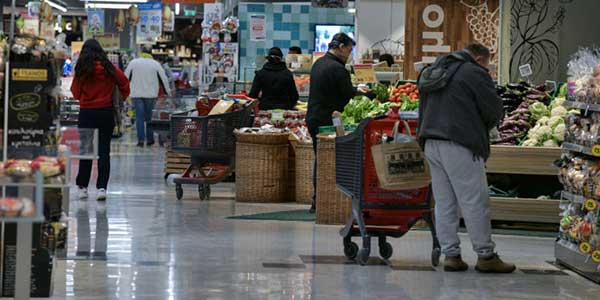 Νέα ΚΥΑ: Ποια είδη επιτρέπεται να πωλούν από σήμερα τα σούπερ μάρκετ