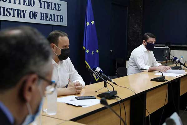 Μαγιορκίνης: Εκεί οφείλεται η δραματική αύξηση των κρουσμάτων κορονοϊού
