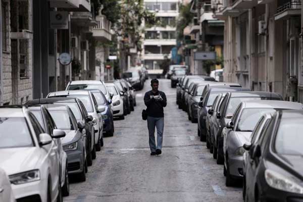 «Βόμβα» Πέτσα : Μπορεί να αργήσει και άλλο η άρση των μέτρων – Τι θα γίνει με λιανεμπόριο και εκκλησίες