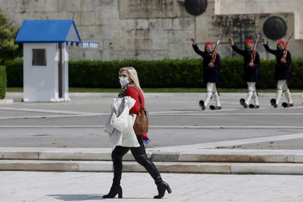 Αλλάζουν οι ώρες απαγόρευσης μετακινήσεων: Από τις 10 το βράδυ ως τις 5 το πρωί