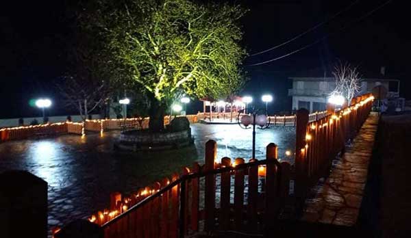 Η πλατεία της Ελάτης φωτεινή και ανανεωμένη