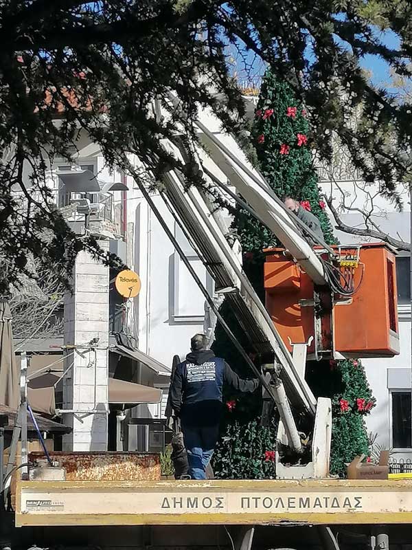 Την Πέμπτη το άναμμα του χριστουγεννιάτικου δέντρου στην Πτολεμαΐδα