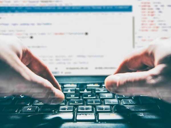 Εξ αποστάσεως συνεχίζεται η εκπαίδευση σε Πανεπιστήμια, ΙΕΚ, φροντιστήρια