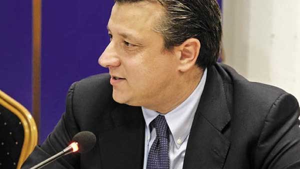 Δερμιτζάκης: Με απογοητεύει ότι άνοιξαν οι εκκλησίες πριν από τα σχολεία – Τραγικό λάθος να συζητάμε για σκι