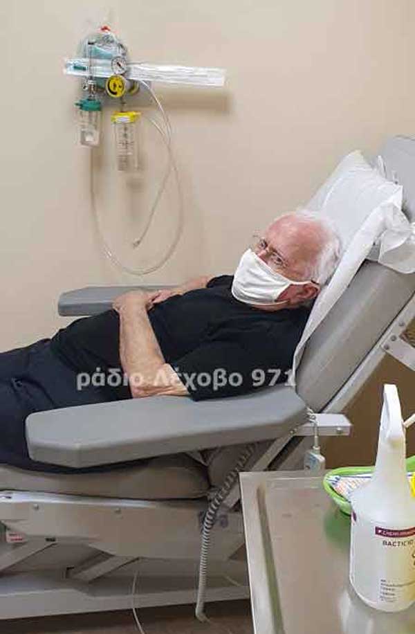 Ο 95χρονος Χαράλαμπος Τάτσης από το Λέχοβο ο πρώτος που εμβολιάστηκε κατά του covid 19 στο Μποδοσάκειο Νοσοκομείο