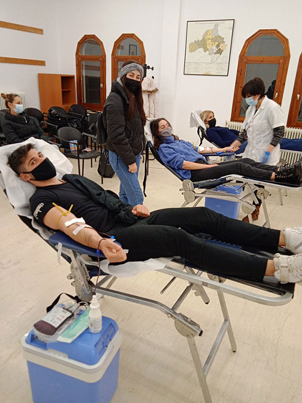Παρά το κρύο με επιτυχία πραγματοποιήθηκε η αιμοδοσία στην Αιανή