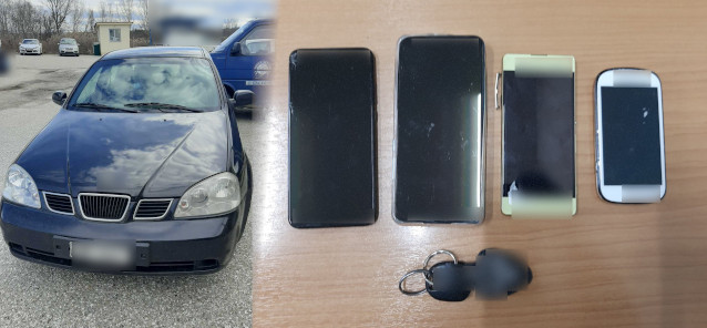 Συνελήφθη 25χρονος διακινητής σε περιοχή της Καστοριάς ο οποίος με Ι.Χ.Ε αυτοκίνητο μετέφερε παράνομα αλλοδαπούς