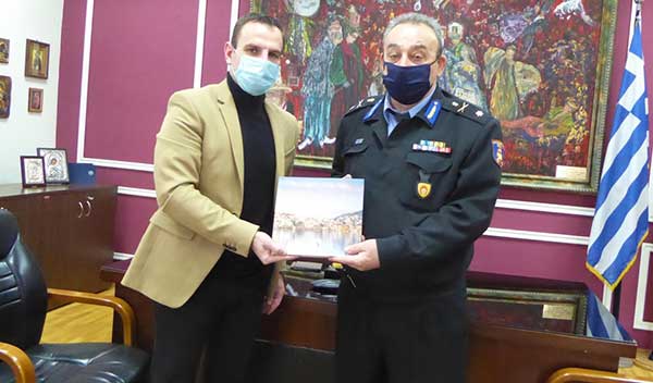 Ο διοικητής Περιφερειακής Πυροσβεστικής Υπηρεσίας Δυτικής Μακεδονίας, Αρχιπύραρχος Σωτήριος Κορέλας επισκέφτηκε τον δήμαρχο Καστοριάς Γιάννη Κορεντσίδη
