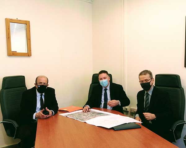 Συνάντηση του δημάρχου Κοζάνης Λάζαρου Μαλούτα με τους ιθύνοντες του ΤΕΘΑ – Στο τραπέζι των συζητήσεων το ζήτημα του Στρατοπέδου Μακεδονομάχων