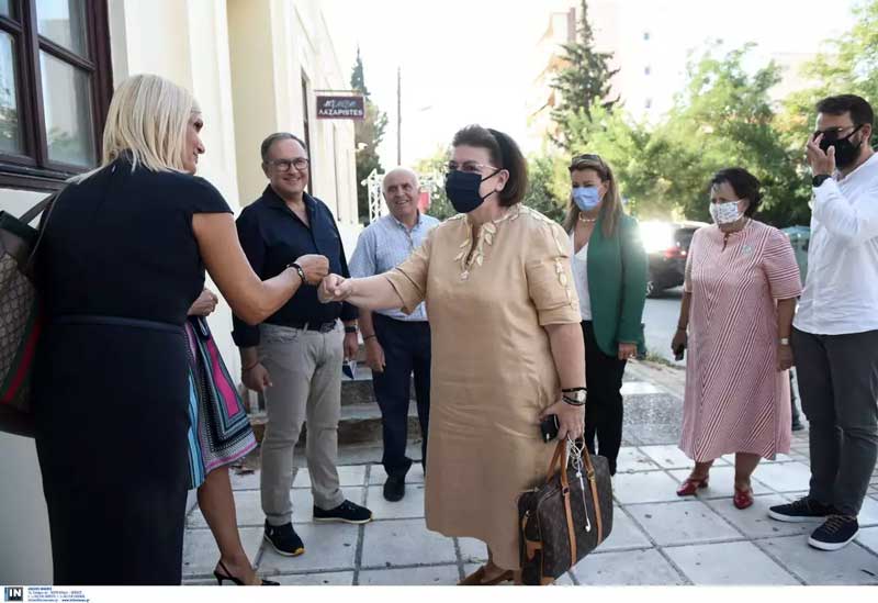 Ο Κοζανίτης Χάρης Γκατζόφλιας στις 56 προσωπικότητες της τέχνης και των γραμμάτων που στηρίζουν τη Μενδώνη