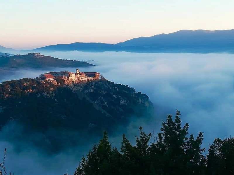 Φωτογραφία της ημέρας: Με θέα το μοναστήρι του Αγίου Νικάνορα λίγο έξω από την Ελάτη!!!