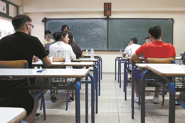 Λιγότεροι εισακτέοι στα κεντρικά ΑΕΙ-Περισσότερες θέσεις στην επαρχία και στα περιφερειακά πανεπιστήμια