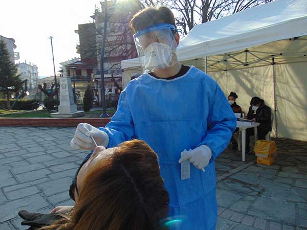 Υψηλή θετικότητα στα rapid test σε Κοζάνη, Πτολεμαίδα και Καστοριά