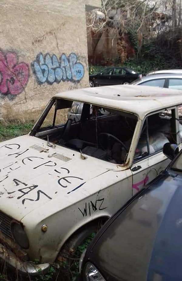 Καταγγελία αναγνώστη για εγκαταλειμμένα οχήματα στην πόλη της Κοζάνης