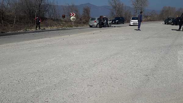 Τροχαίο στον δρόμο προς Βελβεντό στην διασταύρωση Πλατανορεύματος