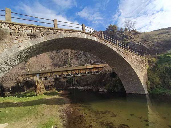 10.000€ για εργασίες συντήρησης του πέτρινου γεφυριού της Κορομηλιάς από την Π.Ε. Καστοριάς