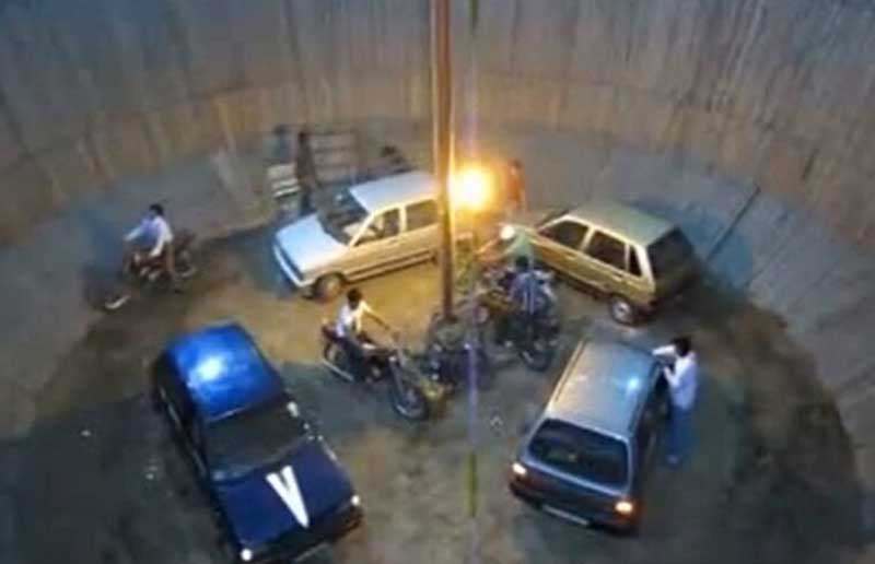 Video από το Άργος Ορεστικό και τον «Γύρο του Θανάτου» με μηχανές και αυτοκίνητα