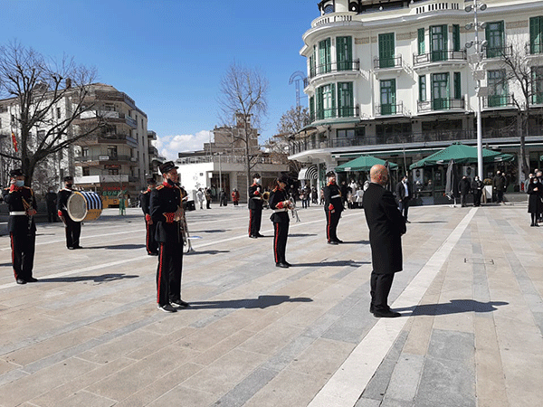 Ο εθνικός ύμνος από την Πανδώρα