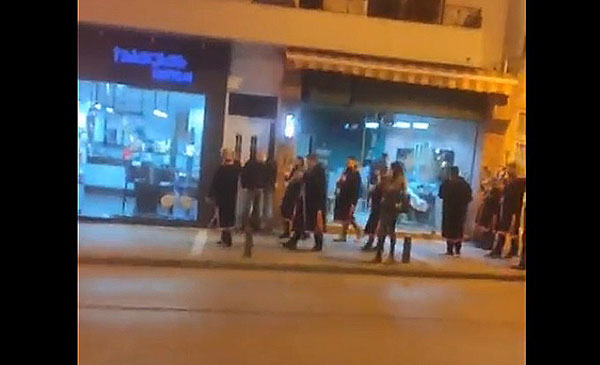 Χάλκινοι ήχοι από την Πανδώρα στους δρόμους της Κοζάνης