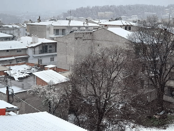 Πυκνή χιονόπτωση στην πόλη της Κοζάνης
