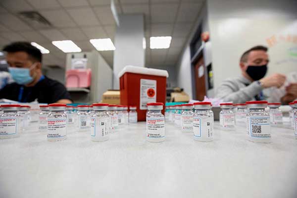 Κορωνοϊός: Πάνω από 4,5 εκατομμύρια δόσεις εμβολίου μόνο από τη Pfizer στην Ελλάδα μέχρι τον Ιούνιο – Το ισχύει για Johnson & Johnson