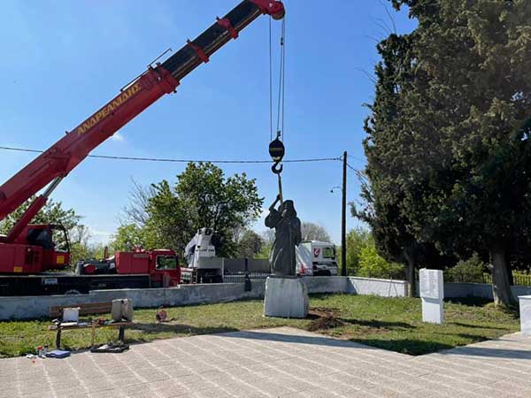 Τοποθετήθηκε στο εξωραϊσμένο μνημείο Εθνικής Αντίστασης στη θέση Νταμάρια ο ανδριάντας του Μητροπολίτη Ιωακείμ