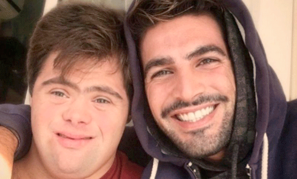 Nίκος και Γιώργος: Δύο αχώριστα αδέρφια, ο ένας με σύνδρομο Down