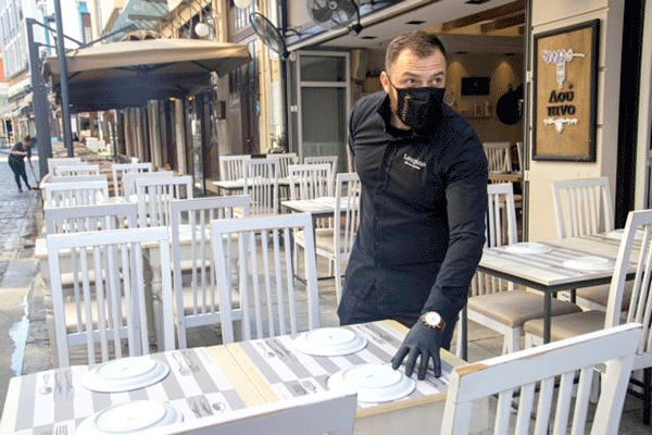 Εστίαση: Πώς θα λειτουργήσει από Δευτέρα 3/5 – Ποια καταστήματα θα παραμείνουν κλειστά [ΦΕΚ]