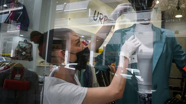 Έκτακτη σύσκεψη για το άνοιγμα του λιανεμπορίου στις «κατακόκκινες» περιοχές