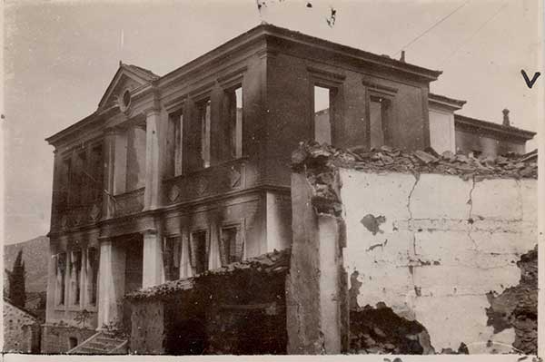 Σαν σήμερα πριν από 74 χρόνια κάηκε το Παρθεναγωγείο Βελβεντού μαζί με το Κοινοτικό Ξενοδοχείο και άλλα σαράντα σπίτια