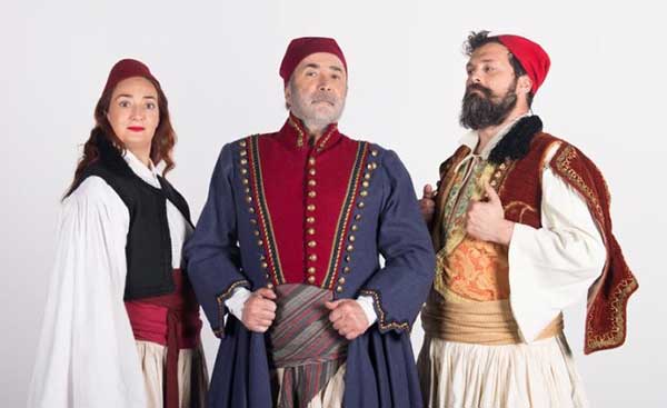«Περιμένοντας τον Καραϊσκάκη»: Η κωμωδία του Λάκη Λαζόπουλου κάνει περιοδεία στην Ελλάδα – Στις 15 Ιουλίου στην Κοζάνη