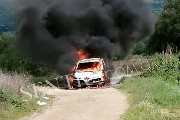 Αυτοκίνητο κάηκε στον Σταυροπόταμο Καστοριάς