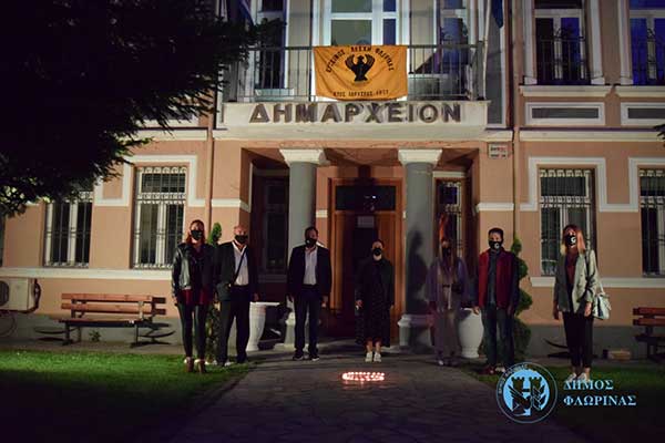 Φωταγώγηση του Δημαρχείου Φλώρινας για την Ημέρα Μνήμης της Γενοκτονίας των Ελλήνων του Πόντου