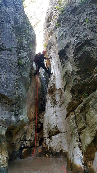 Κατάβαση φαραγγιού Σερβίων χούνη-Φωτογραφίες του Μάνου Δημουδιά