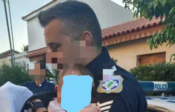 Γλυκά Νερά: Ραγίζει καρδιές η εικόνα του αστυνομικού αγκαλιά με το μωρό της 20χρονης