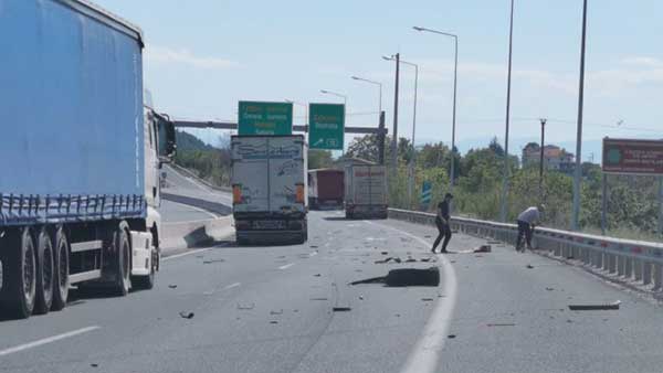 “Έσκασε” λάστιχο σε νταλίκα μέσα στην Εγνατία οδό στο ύψος της Μπάρας Σιάτιστας