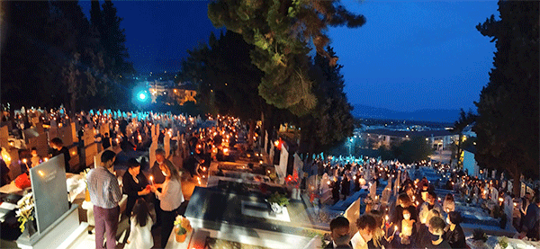 Ανάσταση στα κοιμητήρια της Κοζάνης -Χριστός Ανέστη