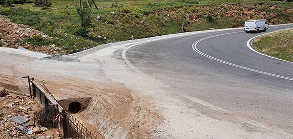 Τεχνικά έργα στην ΠΕ Κοζάνης για την απομάκρυνση των υδάτων από το οδόστρωμα εθνικής οδού με την κατασκευή τριγωνικών τάφρων