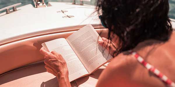Πέντε ελληνικά μυθιστορήματα για το καλοκαίρι