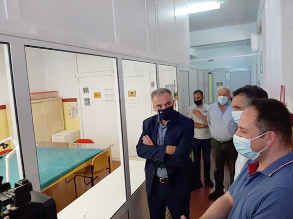 Ο Υφυπουργός Εσωτερικών Σταύρος Καλαφάτης στον Αναγκαστικό Συνεταιρισμό Κρόκου – Ξενάγηση στον χώρο