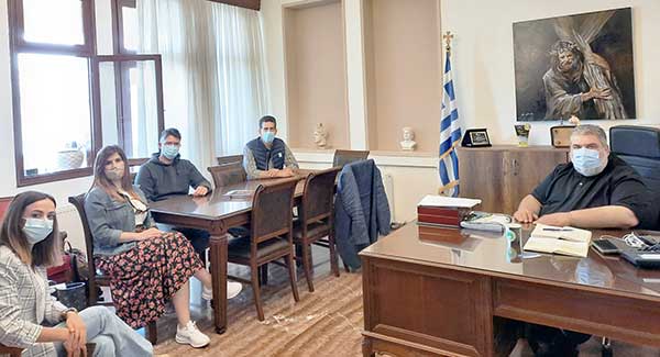 Επίσκεψη στο γραφείο του Δημάρχου Εορδαίας από κλιμάκιο του ΚΕΘΕΑ Ηπείρου