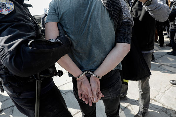 Σύλληψη 22χρονου αλλοδαπού, σε βάρος του οποίου εκκρεμούσε Διεθνές Ένταλμα Σύλληψης Αρχών Δημοκρατίας Βόρειας Μακεδονίας, σε περιοχή της Φλώρινας