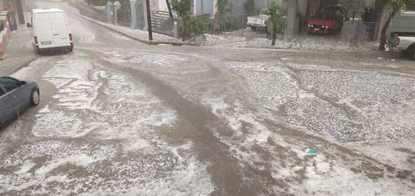 Έντονη χαλαζόπτωση, που κράτησε περίπου 10 λεπτά, έπληξε το απόγευμα  της Δευτέρας την πόλη της Φλώρινας