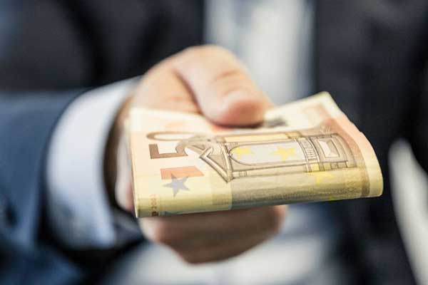 Έκτακτο βοήθημα ως 400 ευρώ σε συνταξιούχους που δεν πήραν αύξηση-Με 2 δόσεις συνεχίζονται οι ρυθμίσεις