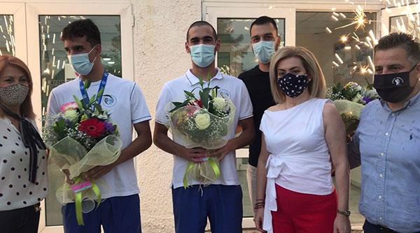 Θερμή υποδοχή στους παγκόσμιους πρωταθλητές της τεχνικής κολύμβησης Χρήστο και Πάρη Καλαϊτζόπουλο στην Πτολεμαΐδα