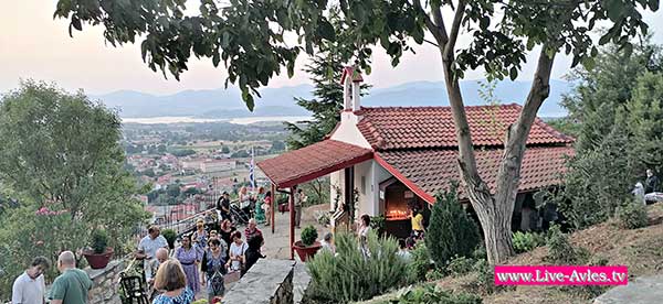 Ο Πανηγυρικός Εσπερινός στο Εξωκλήσι ”Αγ. Παντελεήμων” Σερβίων